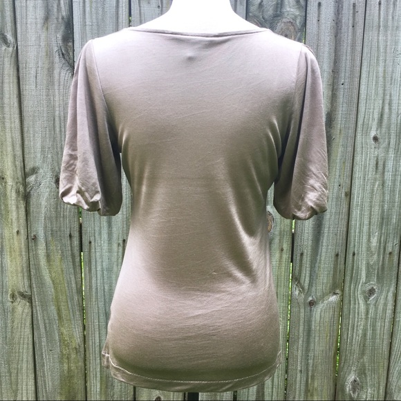 Banana Republic · V-neck Top w/ Puff Sleeves Sz M - Picture 2 of 8